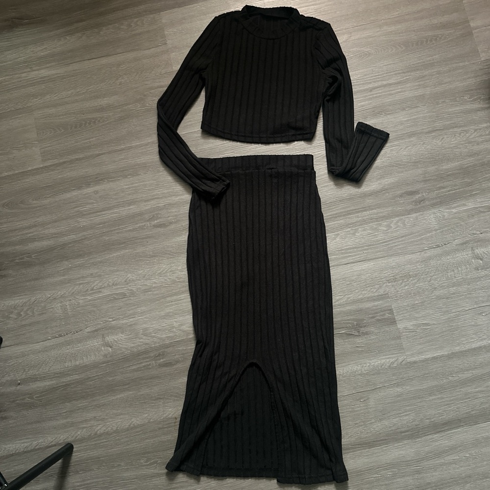 SHEIN Black Ribbed Skirt Set